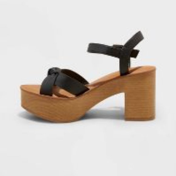 Women's Valerie Platform Heels - Universal Thread - Picture 2 of 11